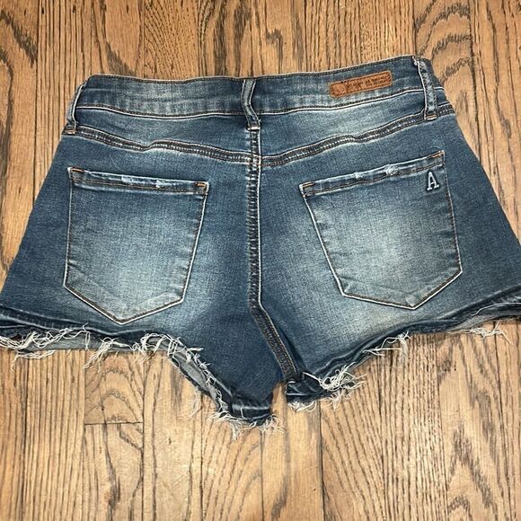 EUC! Articles of Society Frayed Edge Jean Shorts - Size 25 - Picture 5 of 6
